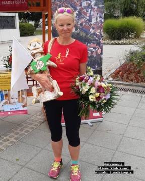 Špela Šavs ob koncu dobrodelnega teka okoli Slovenije